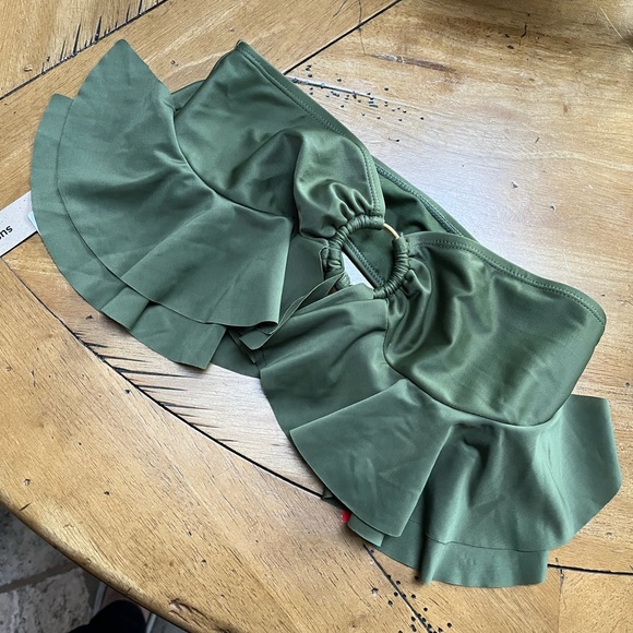 NA-KD Reborn ruffled bikini top NEW - Picture 3 of 7